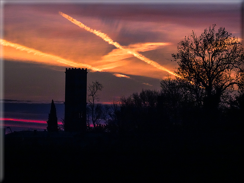 foto Alba e tramonto a Rossano Veneto